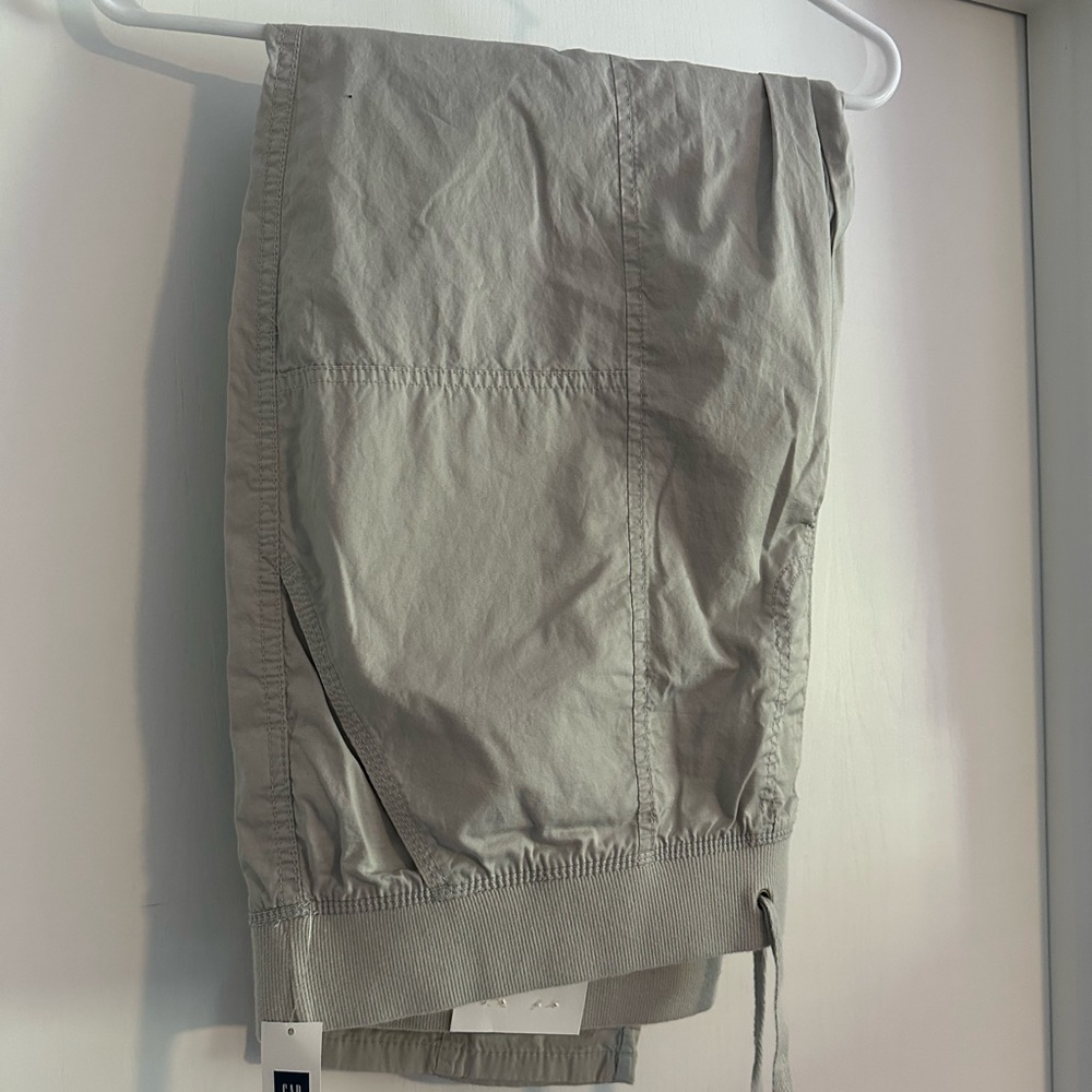 BRAND NEW Gap Cargo Pants